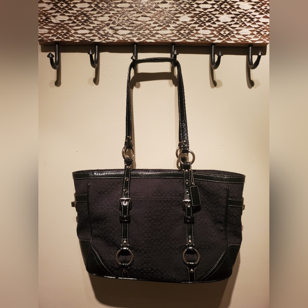 Coach Signature Shoulder Bag